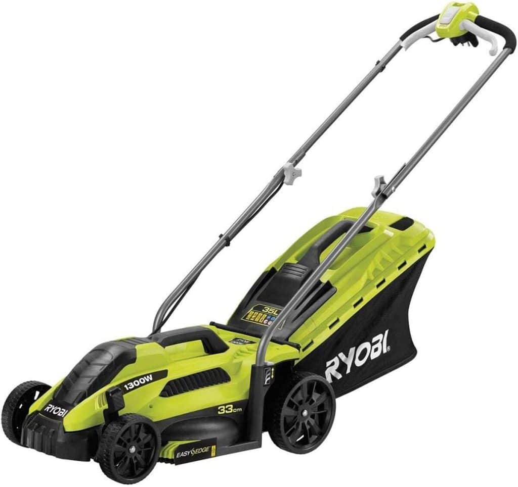 Test Ryobi RLM13E33S : tondeuse à gazon performante