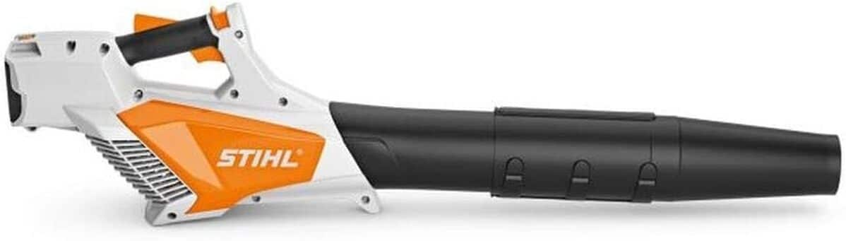 Test du souffleur de feuilles Stihl BGA 57 : efficace avec batterie et chargeur inclus