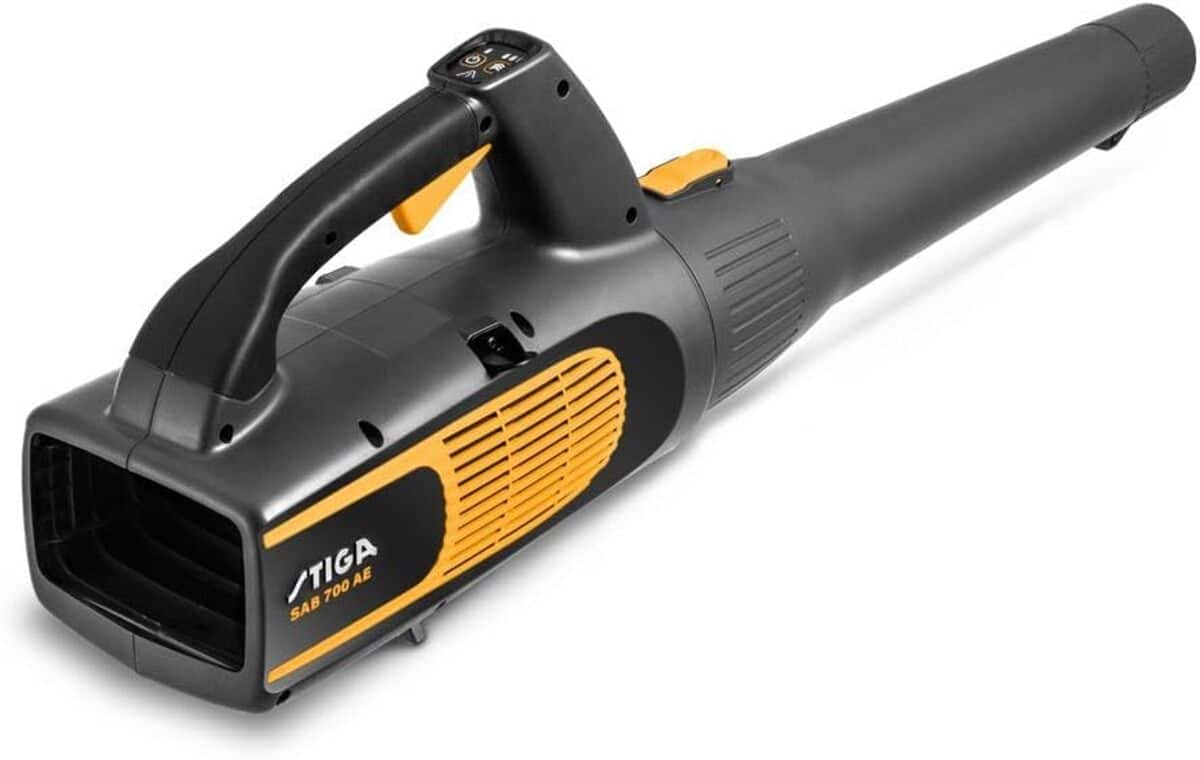 Test : souffleuse à batterie Stiga SAB 700 AE, puissant et modulable
